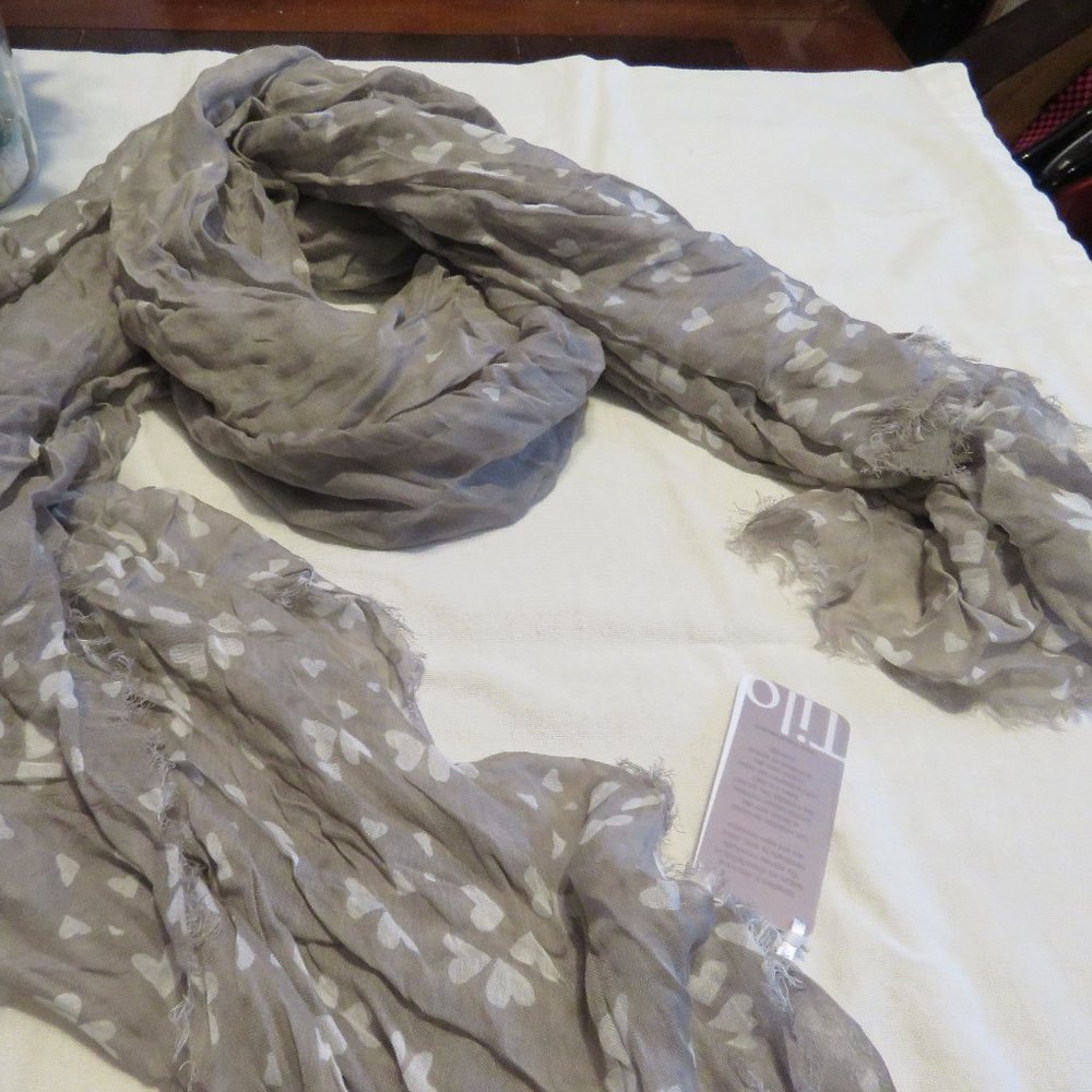 NWT TILO - White and Grey Heart Scarf  ❤️